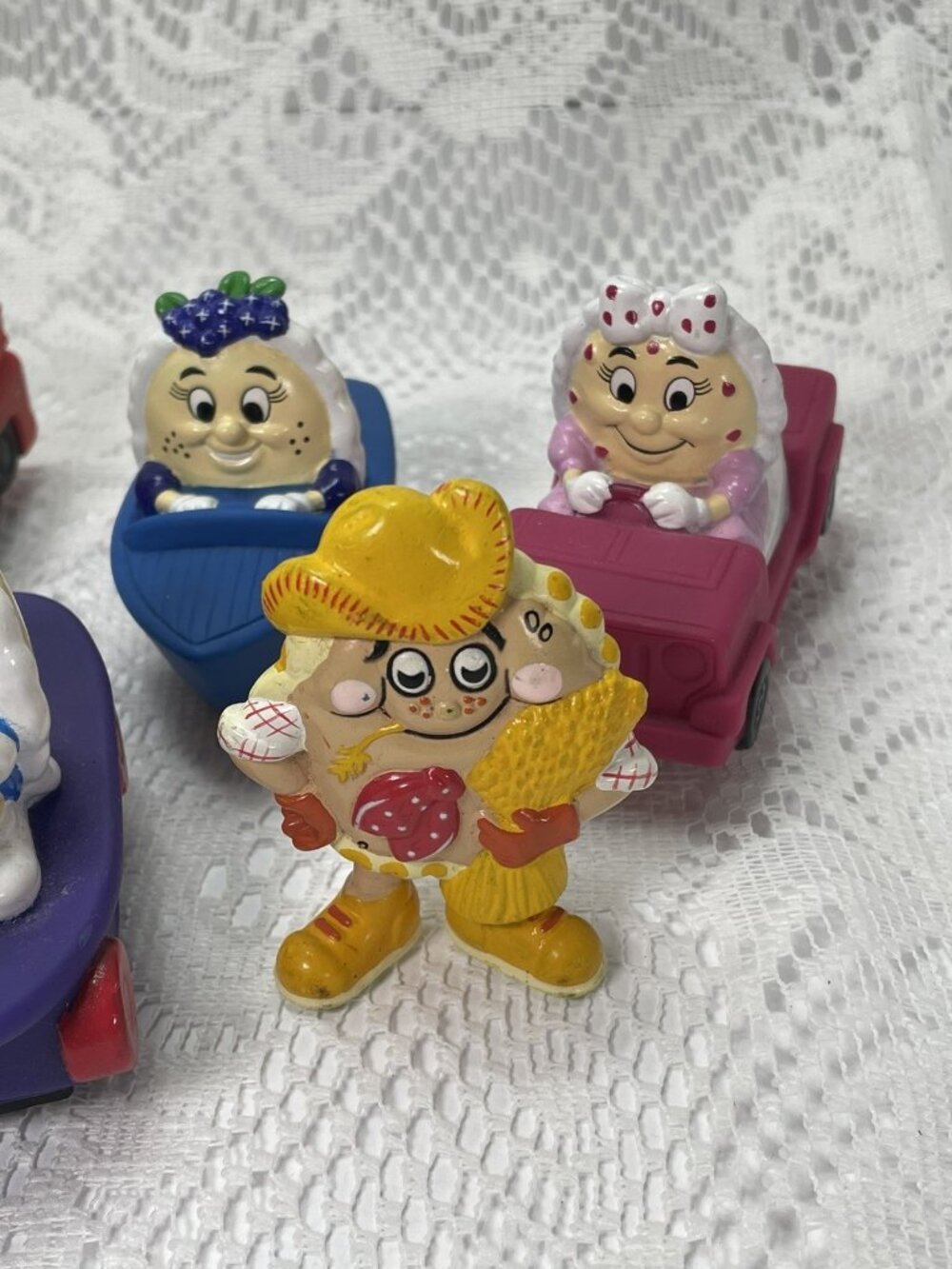 Vintage Lot Of 8 IHOP Restaurant PVC Toy Figures Driving Cars from 1996 - Picture 6 of 16
